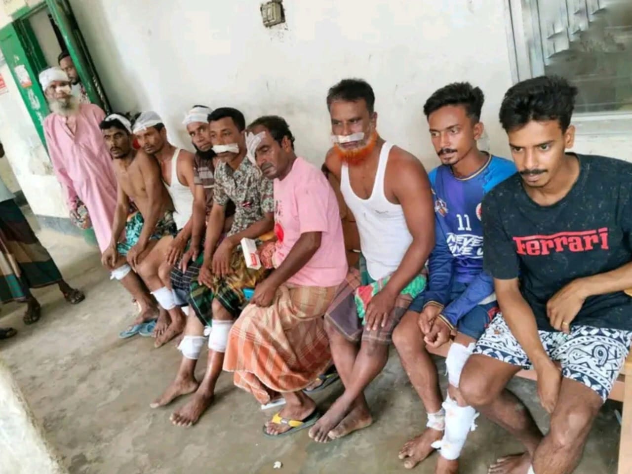 নেত্রকোণার মদনে মাদকবিরোধী দরবারকে কেন্দ্র করে হামলা, নারীসহ আহত ১৭জন