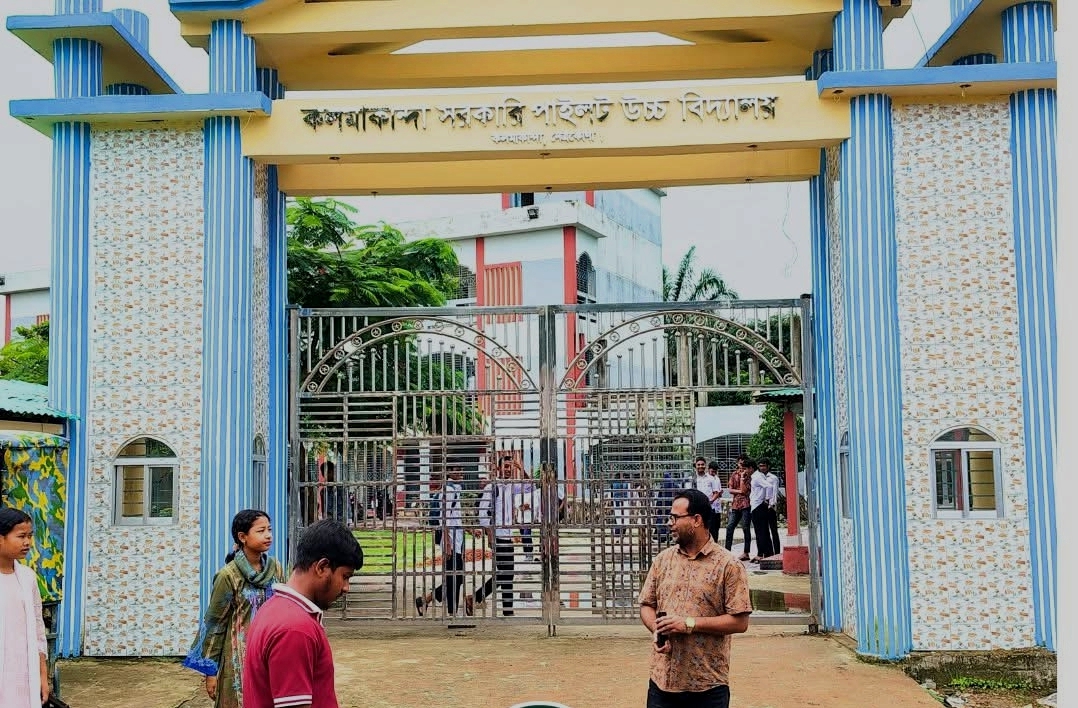 কলমাকান্দায় মাধ্যমিক বিদ্যালয়ে ভর্তির চাপ, উদ্বেগে অভিভাবকরা