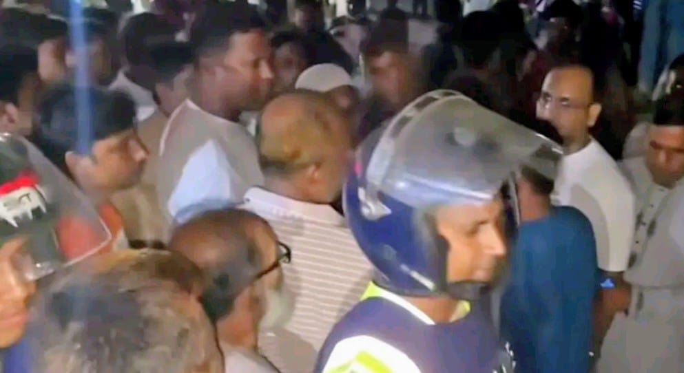 জামায়াতের বাধার মুখেও সাঁথিয়ায় বিএনপির বিক্ষোভ মিছিল, পরিস্থিতি নিয়ন্ত্রণে অতিরিক্ত পুলিশ মোতায়েন