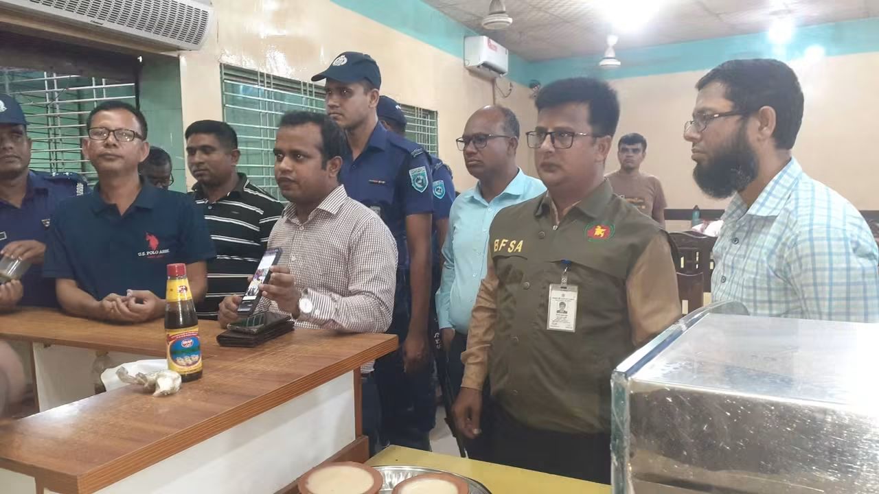কুড়িগ্রামে জান্নাত হোটেলে মোবাইল কোর্ট, ৩০ হাজার টাকা জরিমানা