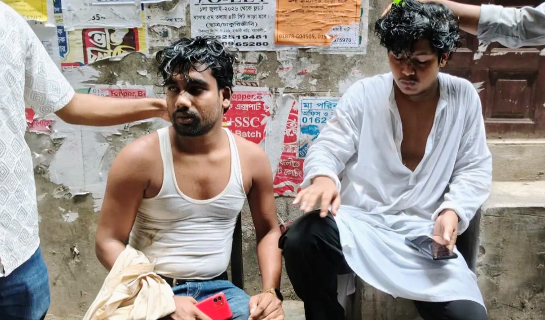 তিতুমীর কলেজে ছাত্রশক্তির ওপর ছাত্রদলের হা’ম’লা!