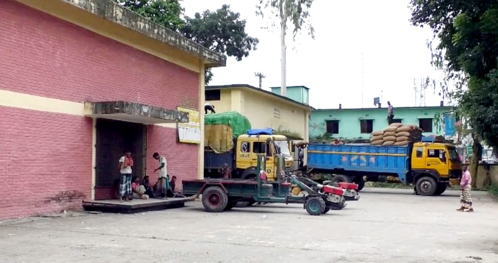 নাগেশ্বরীতে সরকারি ধান সংগ্রহে অনিয়মের অভিযোগ, কৃষকের তালিকায় হতদরিদ্র, ভূমিহীন ও অকৃষক
