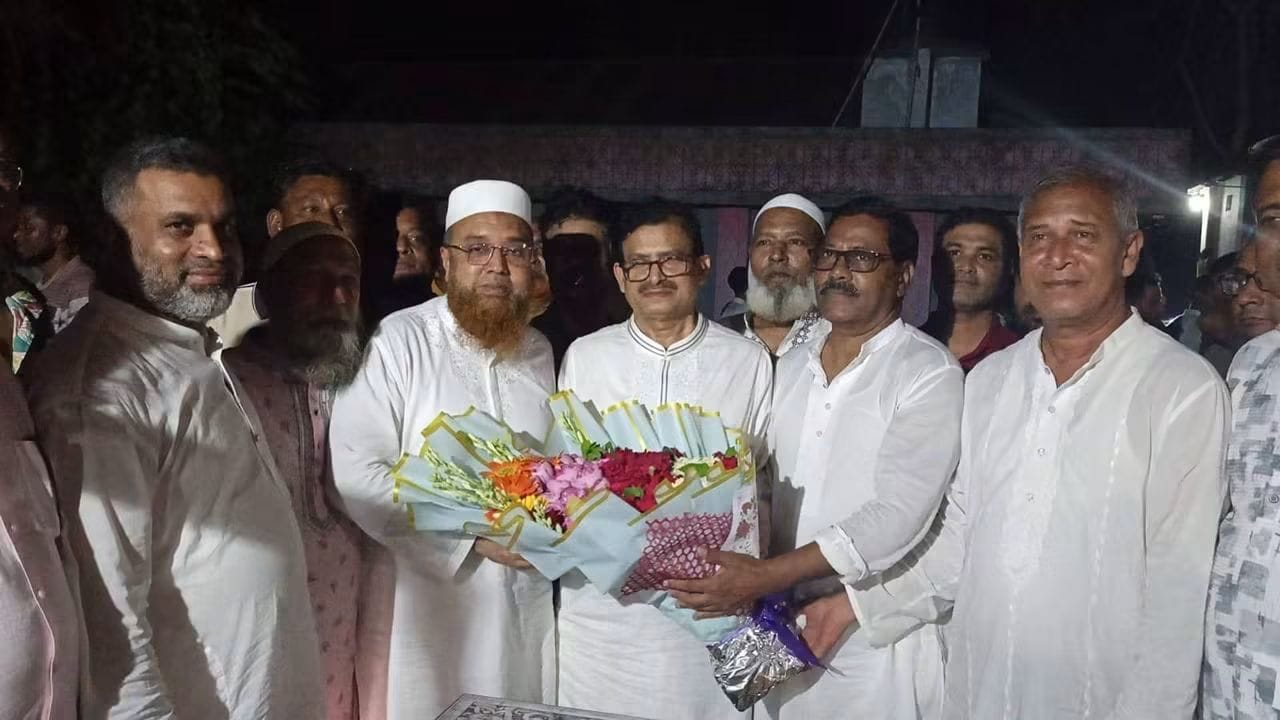 কুড়িগ্রাম জেলা বিএনপি নেতৃবৃন্দের সঙ্গে আব্দুল খালেকের সৌজন্য সাক্ষাৎ