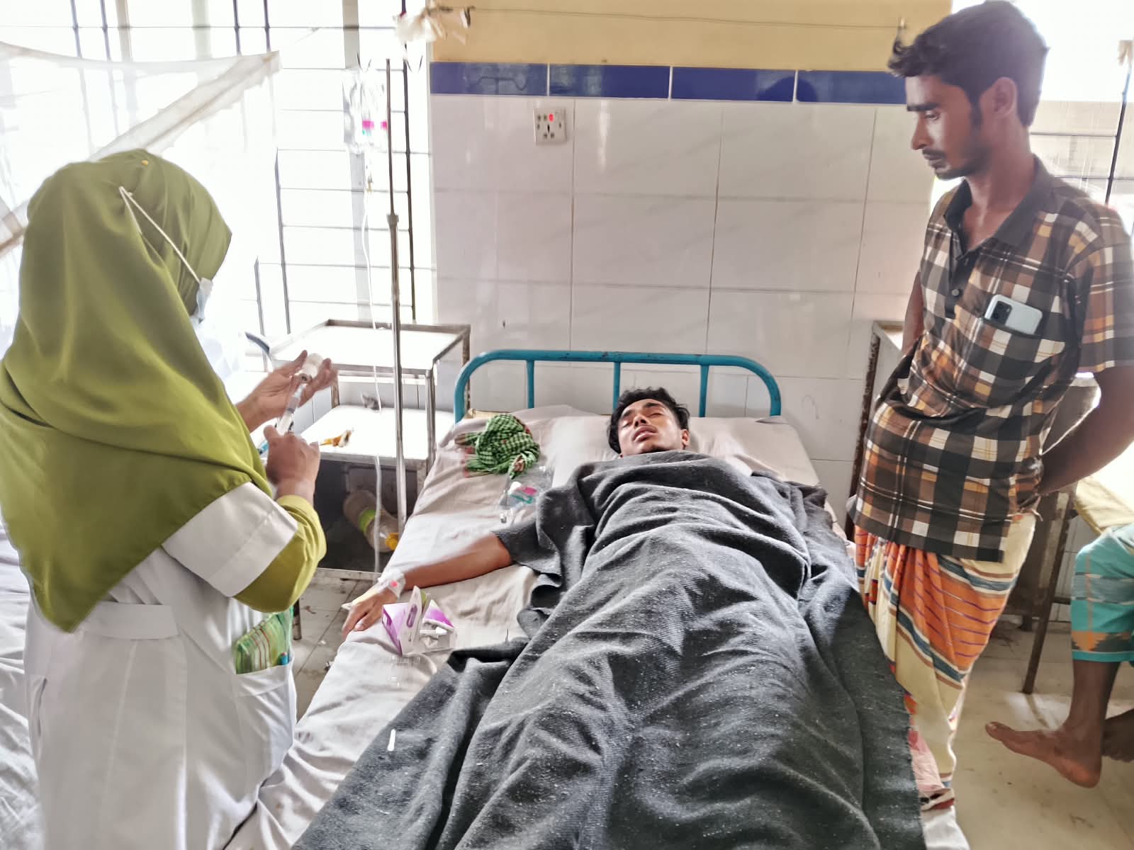 চিলমারীতে কীটনাশক পান করে আত্মহত্যার চেষ্টা
