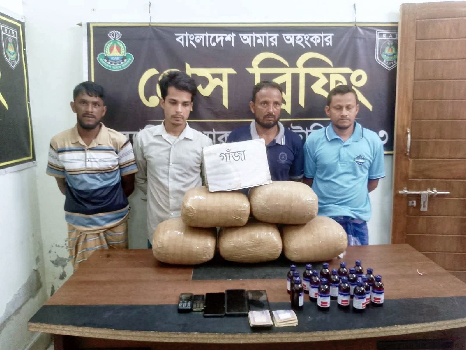 কাশিপুরে মাদকবিরোধী অভিযান, ২৫ কেজি গাঁজাসহ গ্রেপ্তার ৪