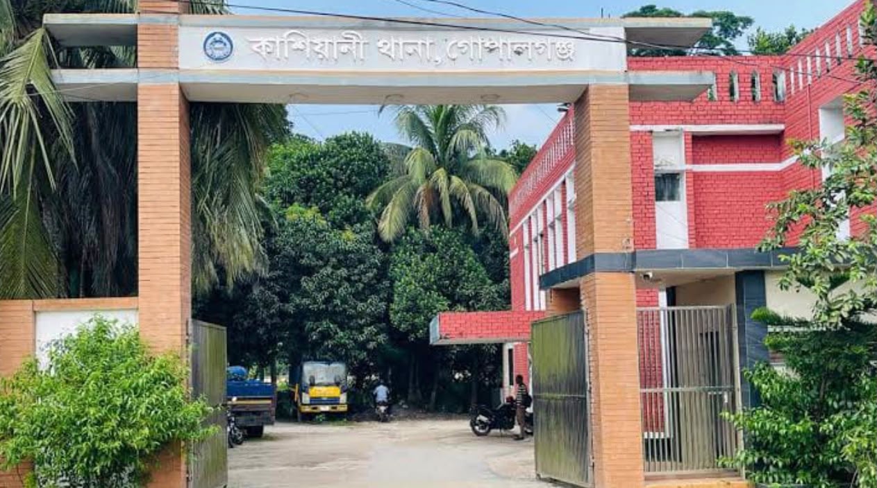 গোপালগঞ্জ নসিমন নিয়ন্ত্রণ হারিয়ে গাছে ধাক্কা, নিহত ১