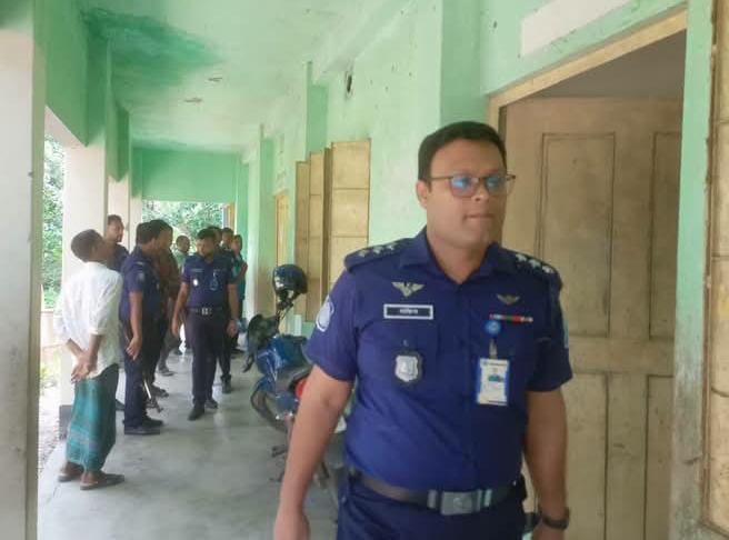 গোপালগঞ্জে মুকসুদপুরে সরকারি প্রাথমিক বিদ্যালয় মোট ১২ বার চুরি