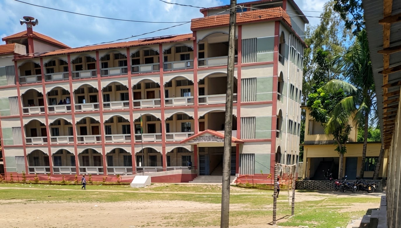 নাগেশ্বরীর গোলেরহাট ফাজিল মাদ্রাসা জাতীয়করণের দাবি স্থানীয়দের