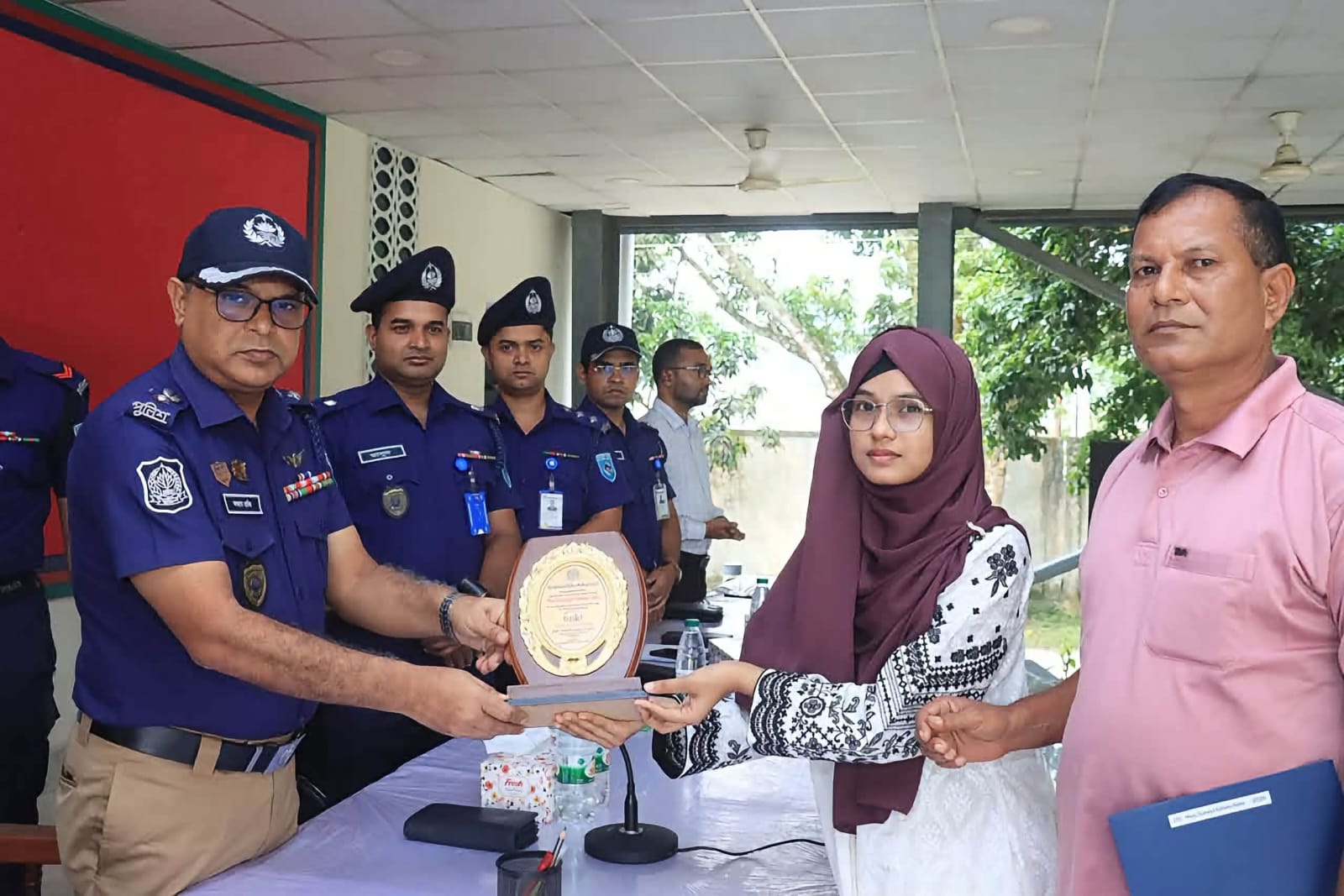 কুড়িগ্রামে ১৯ পুলিশ সদস্যের মেধাবী সন্তান পেলেন বাংলাদেশ পুলিশ শিক্ষাবৃত্তি
