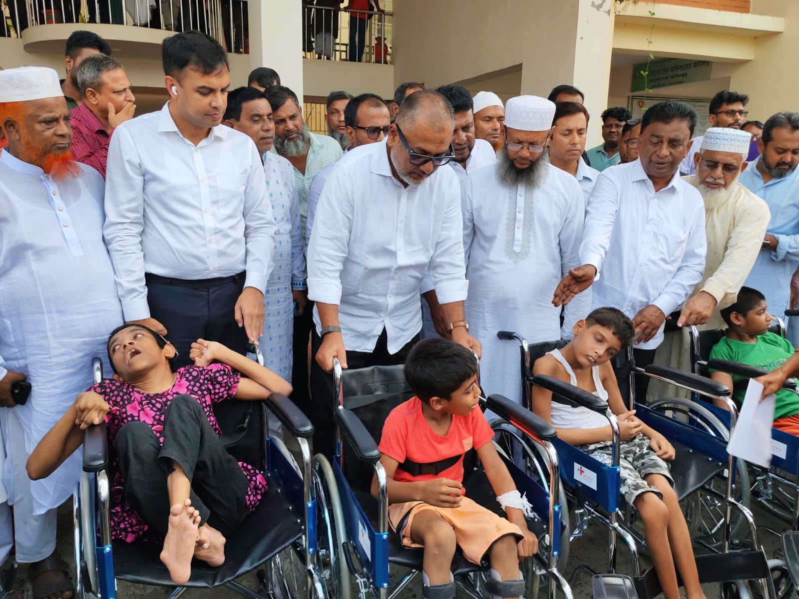 প্রতিবন্ধীদেরকে দেশের সম্পদে পরিনত করার জন্য বর্তমান সরকার কাজ করে যাচ্ছে-এস এম জিলানী