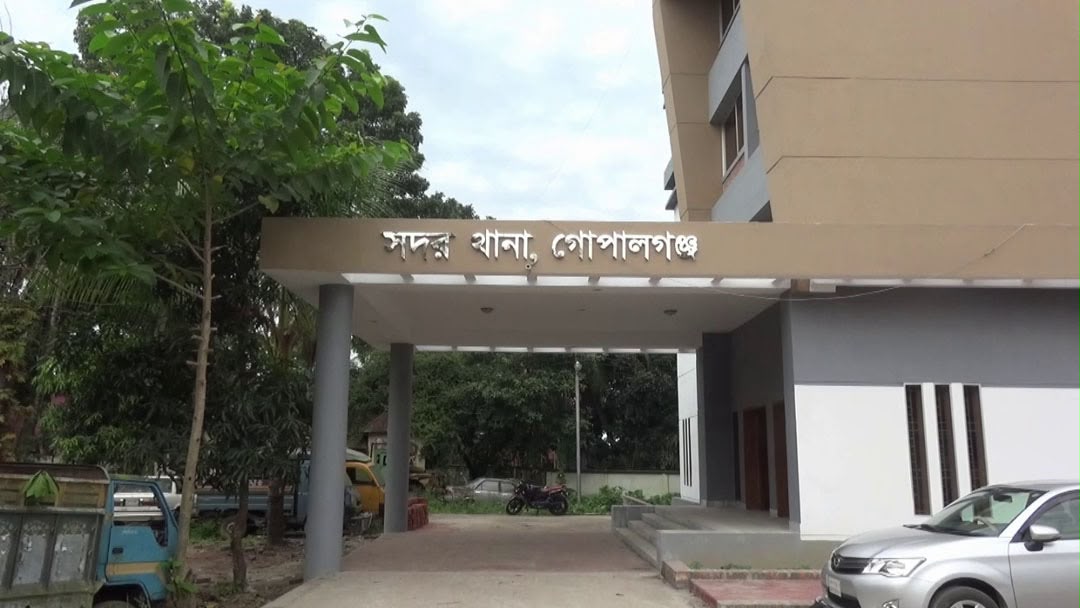 গোপালগঞ্জে পুলিশের গাড়িতে হামলার ঘটনায় আরো ১৮জন গ্রেফতার।মোট গ্রেফতার ২৫