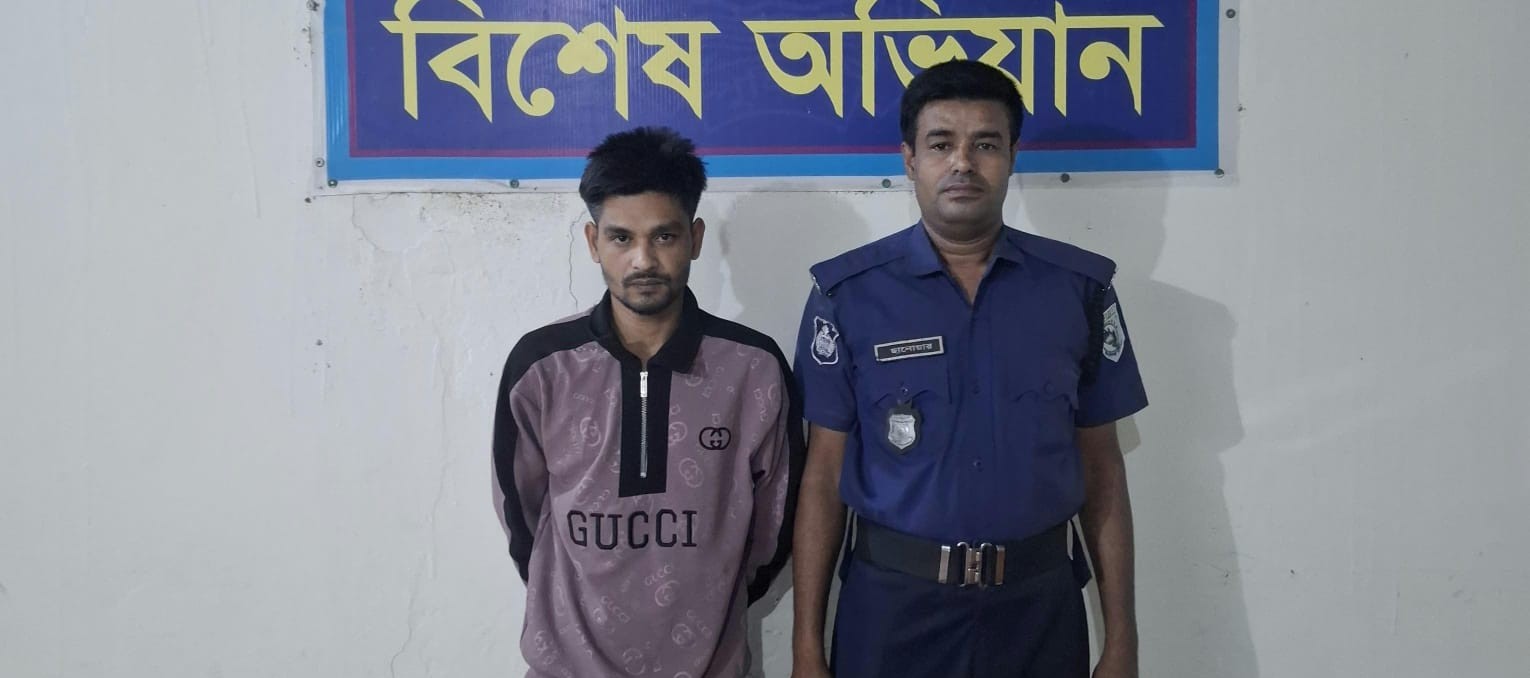 ভূরুঙ্গামারীতে ১৭টি ভারতীয় অবৈধ মোবাইলসহ রতন গ্রেফতার, চক্রের হোতা দাবি পুলিশের